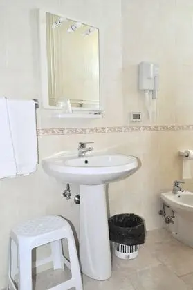 Tek Büyük veya İki Ayrı Yataklı Oda, Kısmi Deniz Manzaralı