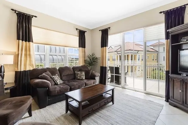 5068 Annunciation Circle, Unit 4304