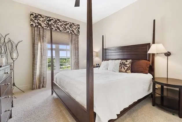 5068 Annunciation Circle, Unit 4304