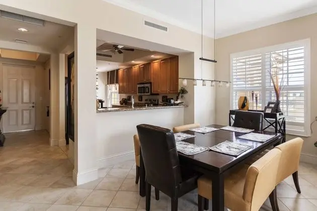 5068 Annunciation Circle, Unit 4304