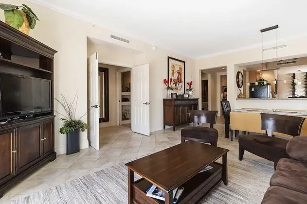 5068 Annunciation Circle, Unit 4304