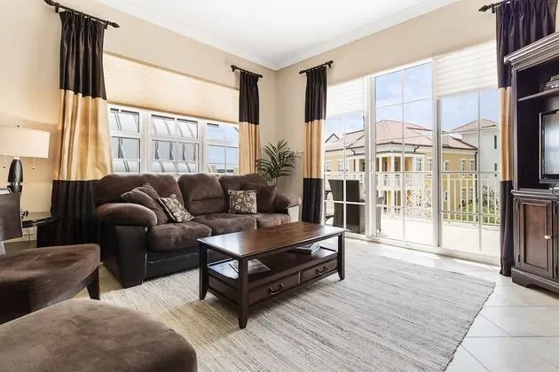 5068 Annunciation Circle, Unit 4304