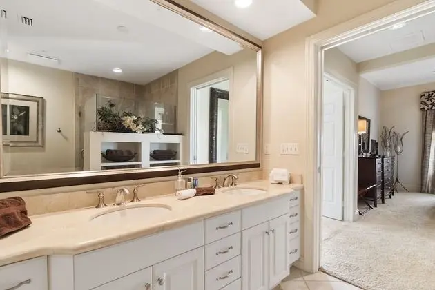 5068 Annunciation Circle, Unit 4304