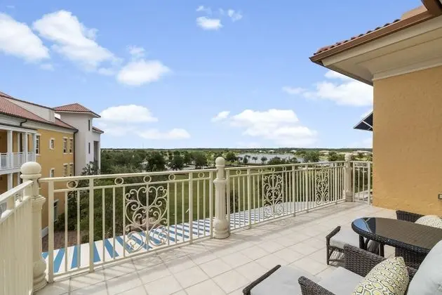 5068 Annunciation Circle, Unit 4304