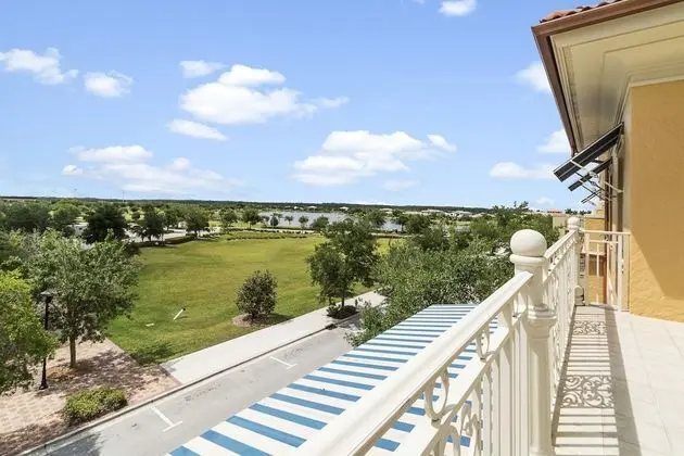 5068 Annunciation Circle, Unit 4304