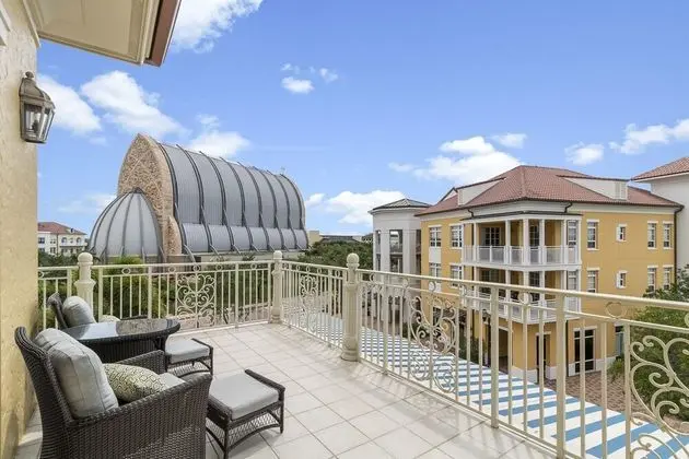 5068 Annunciation Circle, Unit 4304