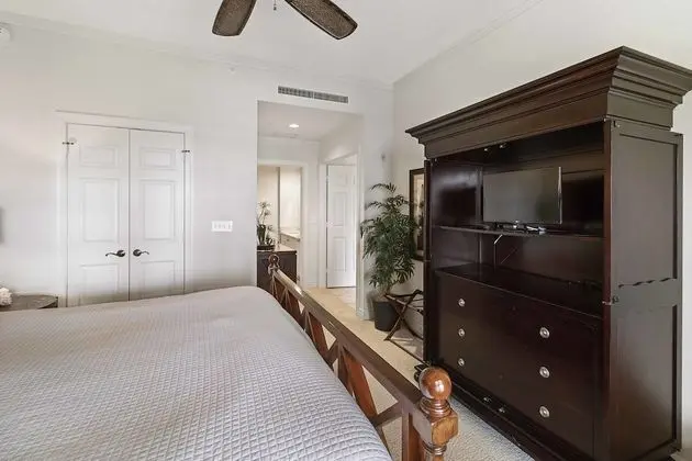 5080 Annunciation Circle, Unit 1202