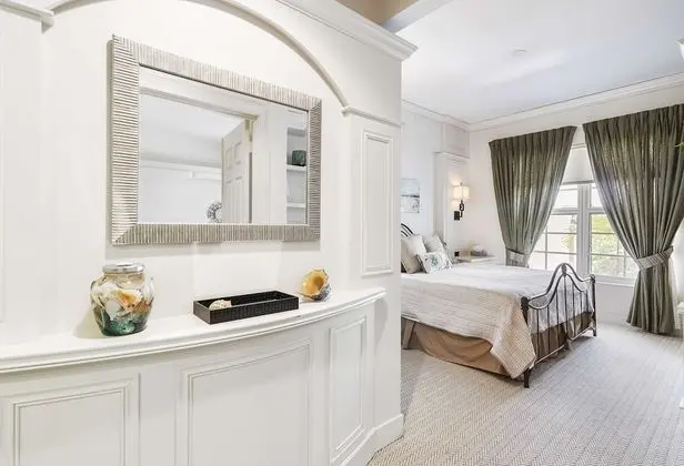 5080 Annunciation Circle, Unit 1205