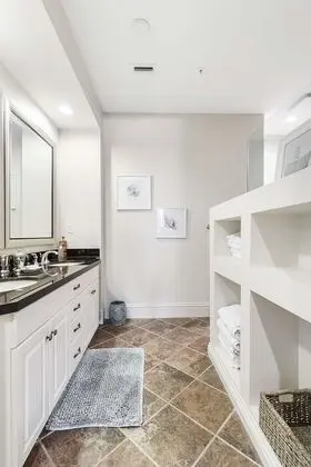 5080 Annunciation Circle, Unit 1205