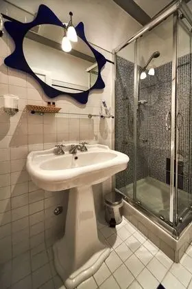 Basic Tek Büyük veya İki Ayrı Yataklı Oda, 1 Büyük (Queen) Boy Yatak