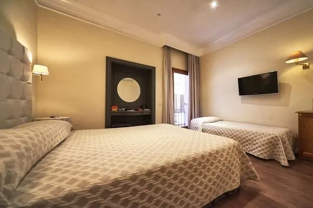 Tek Büyük veya İki Ayrı Yataklı Oda