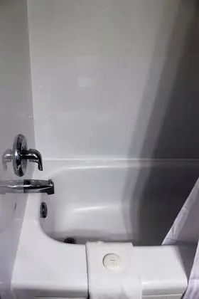 Economy Tek Büyük Yataklı Oda, 2 Çift Kişilik Yatak, Liman Manzaralı (Lower Level)