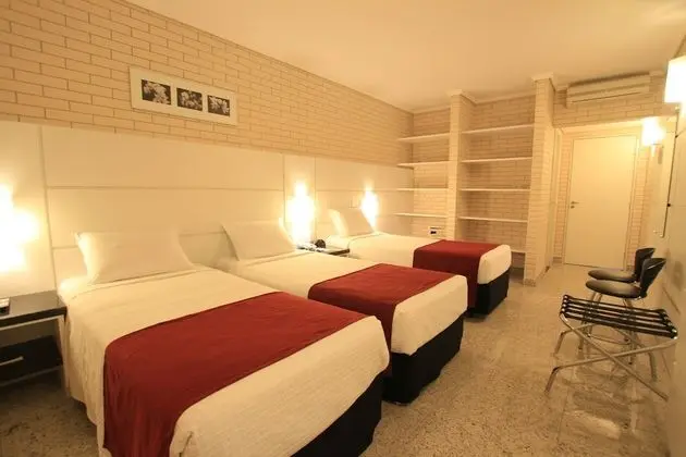 Quarto Triplo  Twin