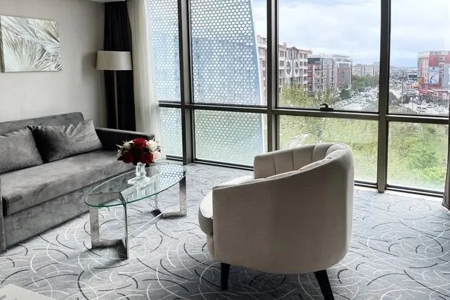 Deluxe Oda,Şehir veya Dağ Manzaralı