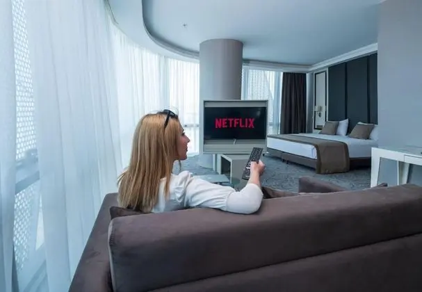 Deluxe Oda,Şehir veya Dağ Manzaralı