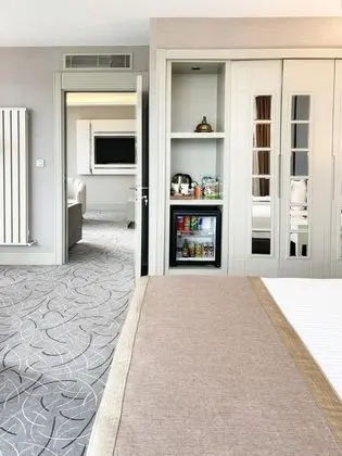 Deluxe Oda,Şehir veya Dağ Manzaralı