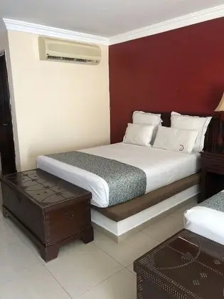 Tek Büyük Yataklı Oda, 2 Çift Kişilik Yatak