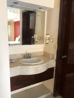 Tek Büyük Yataklı Oda, 2 Çift Kişilik Yatak