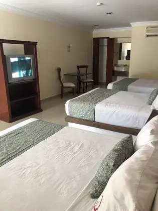 Üç Kişilik Oda