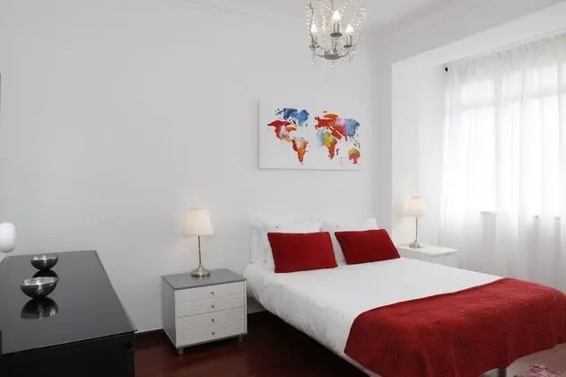 Apart Daire, 2 Yatak Odası, Mutfak, Bahçe Manzaralı