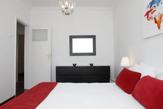 Apart Daire, 2 Yatak Odası, Mutfak, Bahçe Manzaralı