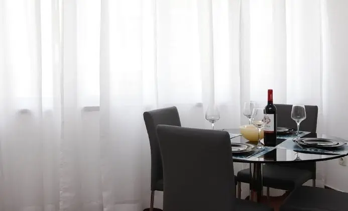 Apart Daire, 2 Yatak Odası, Mutfak, Bahçe Manzaralı