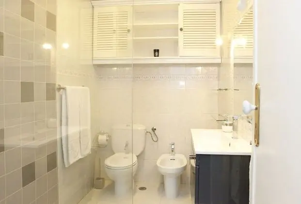 Apart Daire, 2 Yatak Odası, Mutfak, Bahçe Manzaralı