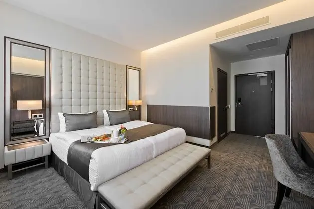 Standard Tek Büyük veya İki Ayrı Yataklı Oda, Balkon