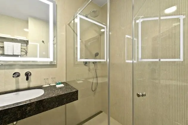 Standard Tek Büyük veya İki Ayrı Yataklı Oda, Balkon
