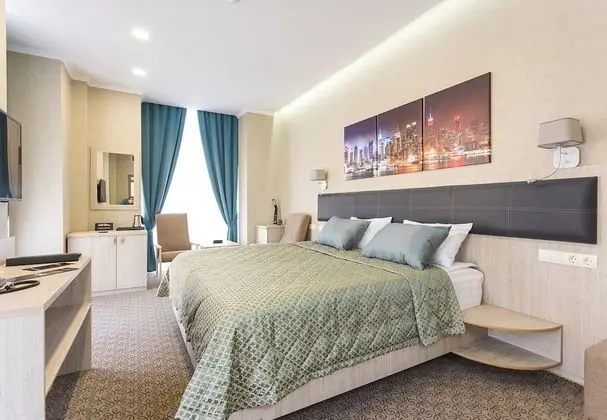Deluxe Tek Büyük Yataklı Oda