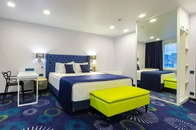 Luxury Tek Büyük Yataklı Oda