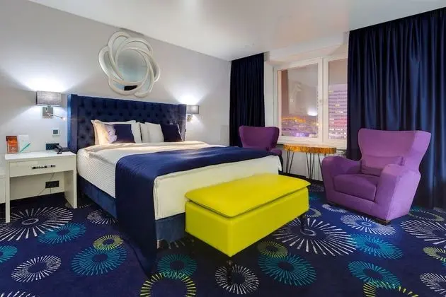 Luxury Tek Büyük Yataklı Oda