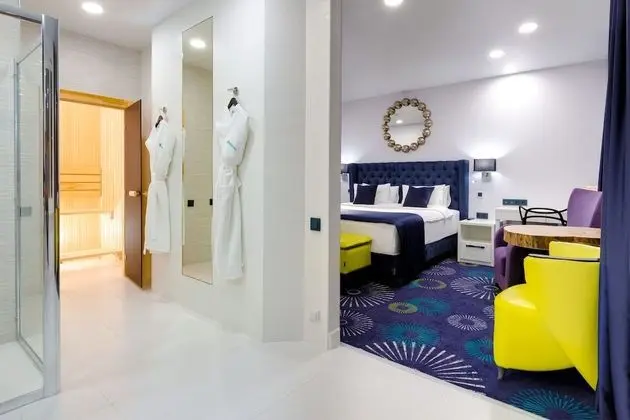 Luxury Tek Büyük Yataklı Oda