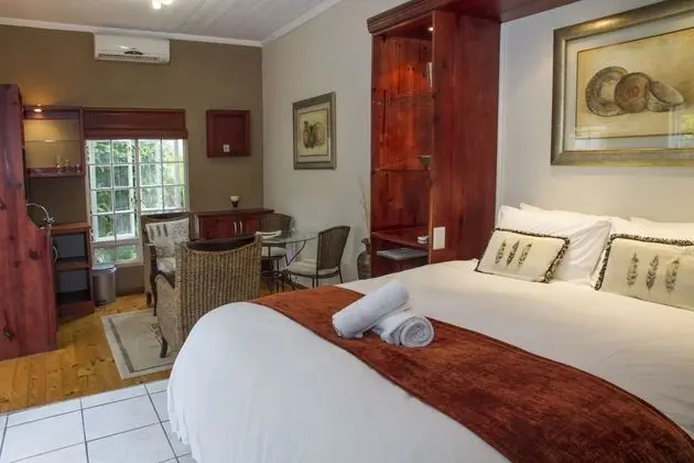 Room 2 luxury Queen