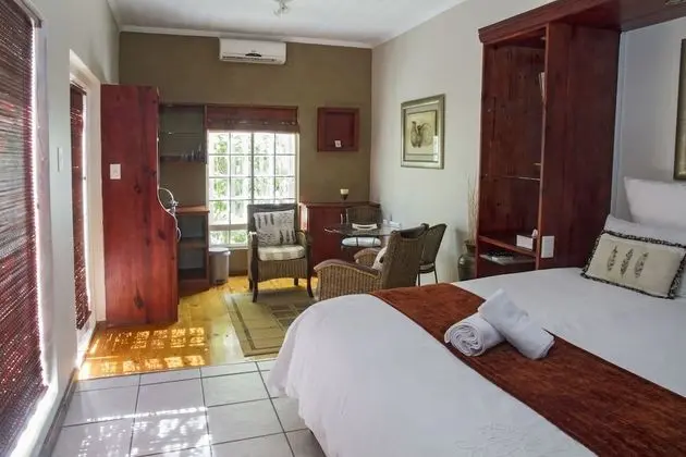Room 2 luxury Queen