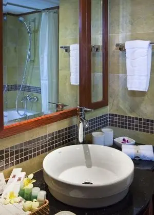 Deluxe Oda, 1 En Büyük (King) Boy Yatak, Balkon, Şehir Manzaralı