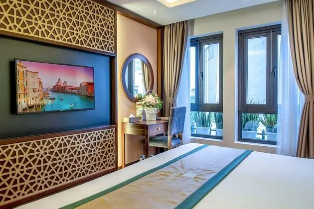 Deluxe Tek Büyük Yataklı Oda (Breakfast Included)
