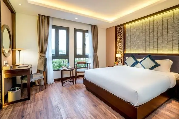Deluxe Tek Büyük Yataklı Oda (Breakfast Included)