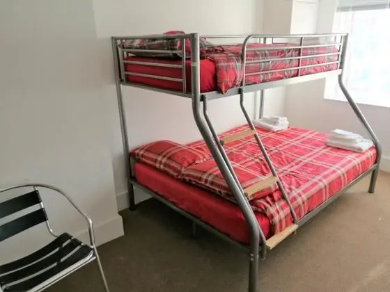 Standard Üç Kişilik Oda, Birden Çok Yatak (Shared)