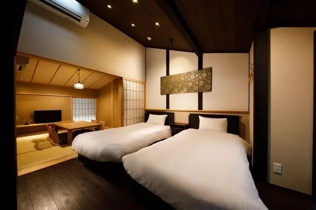 Ev, Sigara İçilmez (Private Vacation)