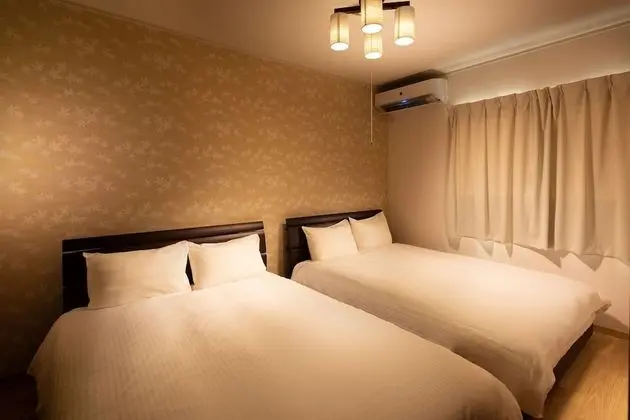 Ev, Sigara İçilmez (Private Vacation)