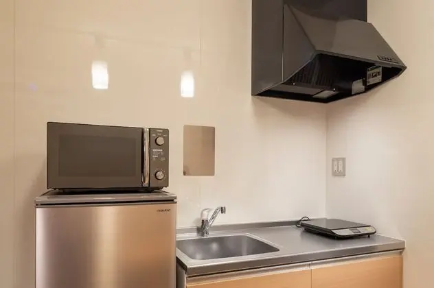 Ev, Sigara İçilmez (Private Vacation)