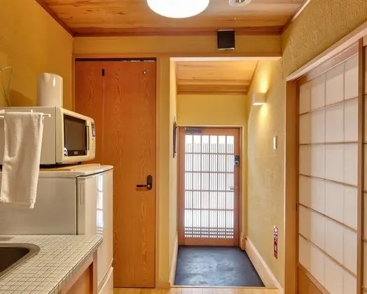 Dört Kişilik Oda, Sigara İçilmez (Vacation Home)