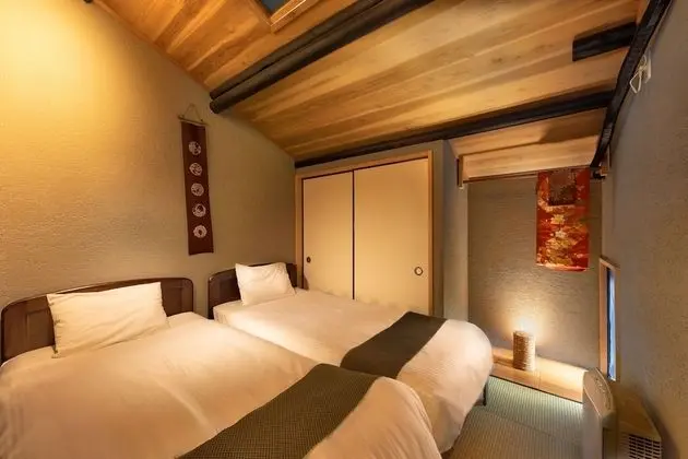 Dört Kişilik Oda, Sigara İçilmez (Vacation Home)