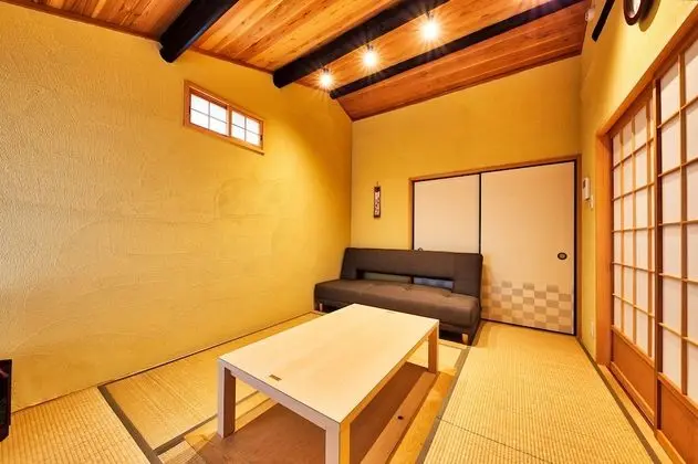 Dört Kişilik Oda, Sigara İçilmez (Vacation Home)