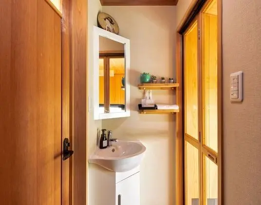 Dört Kişilik Oda, Sigara İçilmez (Vacation Home)