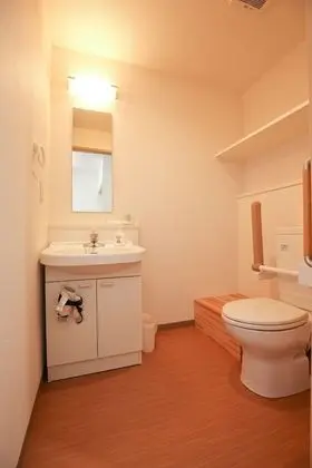 İki Ayrı Yataklı Oda, Ortak Banyo