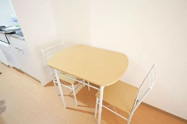 İki Ayrı Yataklı Oda, Ortak Banyo