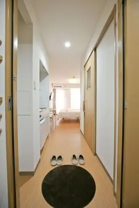 İki Ayrı Yataklı Oda, Ortak Banyo