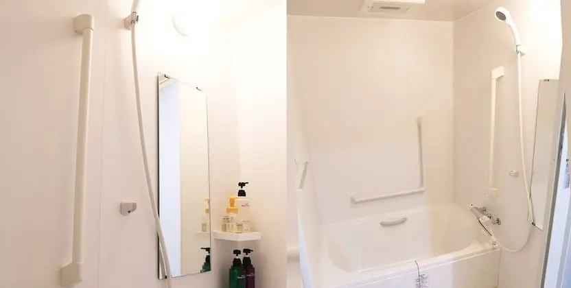 İki Ayrı Yataklı Oda, Ortak Banyo